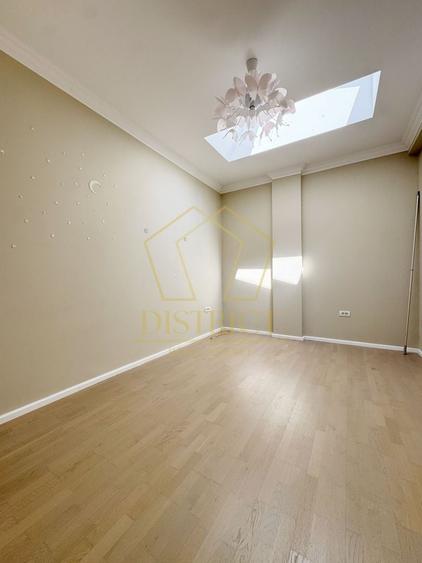 Apartament cu 3 camere semidecomandat, mobilat în Giroc
