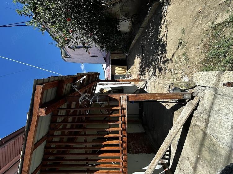 Casă cu Teren 2000 Mp în Traian
