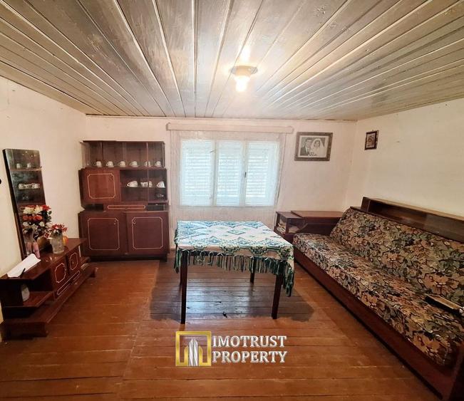 Casă individuală cu 4 camere cu Canalizare în Covăsinț