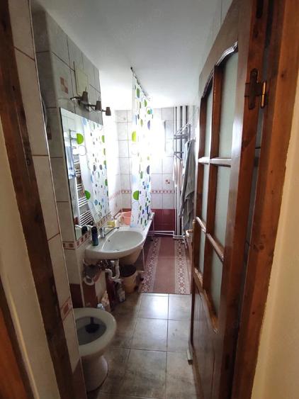 Apartament cu 3 camere semidecomandat în Circumvalațiunii