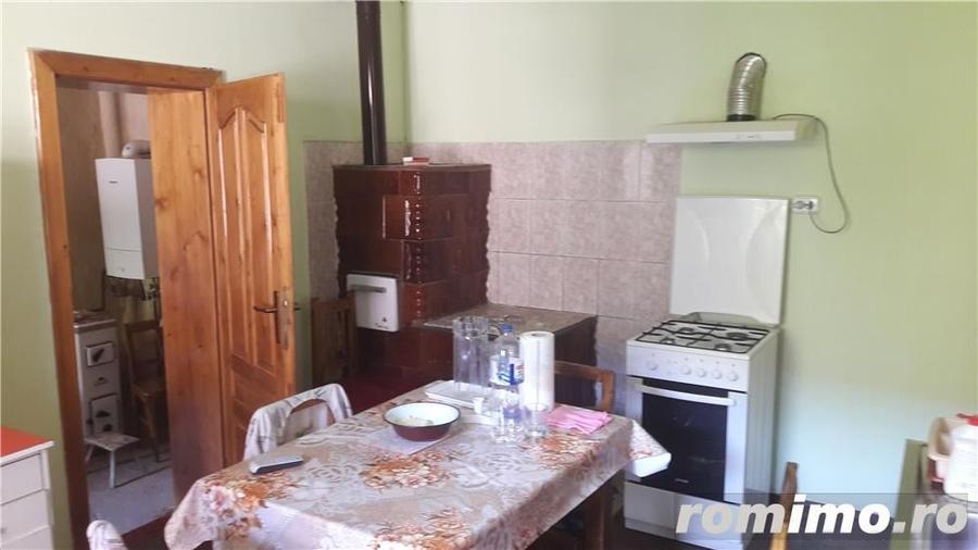 Casă cu 5 camere cu Teren 1600 Mp în Central