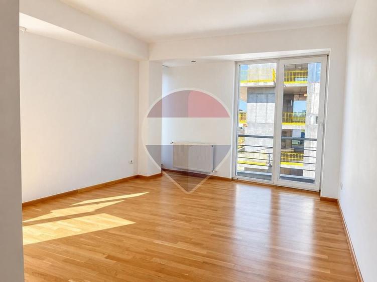 Apartament cu 3 camere decomandat în Floreasca