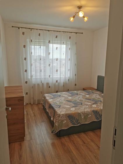 Apartament cu 2 camere decomandat în Titan