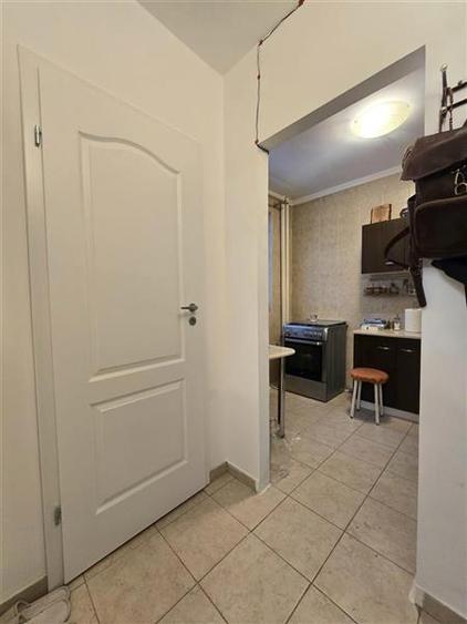 Apartament cu 2 camere semidecomandat, mobilat în 1 Mai