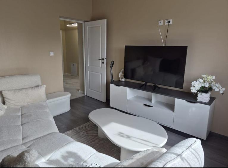 Casă individuală cu 4 camere cu Teren 300 Mp în Sânmihaiu Român