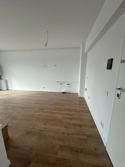 Apartament cu 2 camere semidecomandat în Aviației