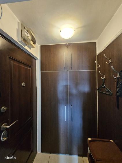 Apartament cu 3 camere în Berceni