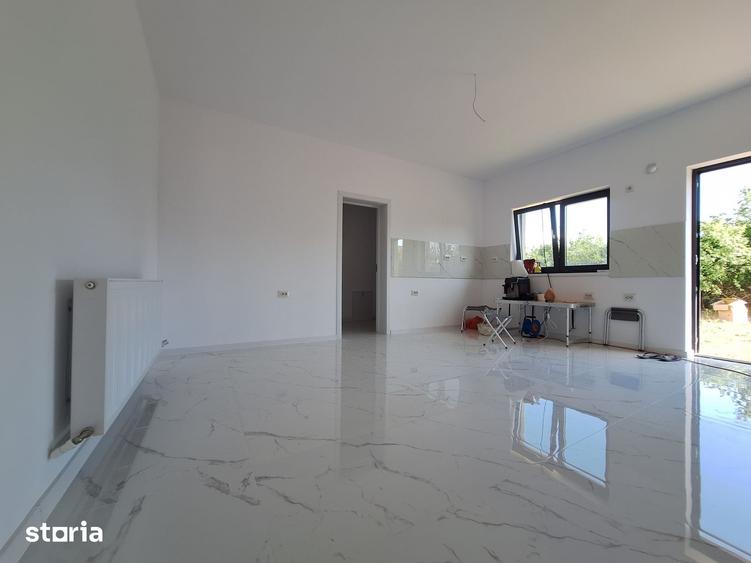 Casă cu 4 camere cu Teren 417 Mp în Giarmata