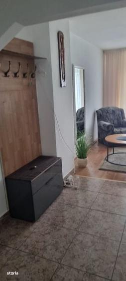 Apartament cu 3 camere semidecomandat în Zorilor