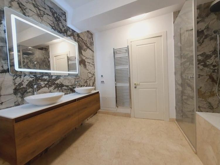 Casă cu 6 camere cu Teren 290 Mp în Nordului