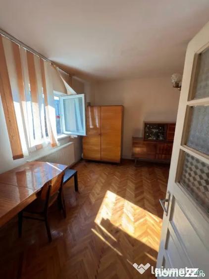 Casă cu 4 camere cu Teren 200 Mp în Central