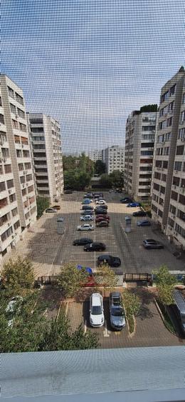 Apartament cu 2 camere decomandat în Titan