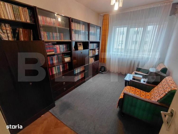 Apartament cu 4 camere decomandat în Central