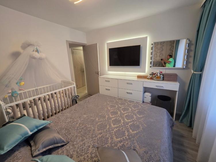 Apartament cu 3 camere decomandat în Berceni