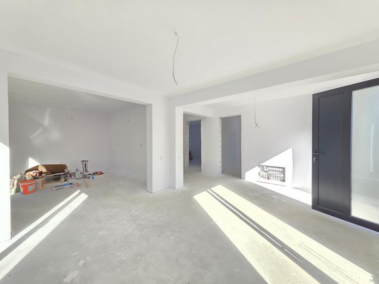 Duplex cu 4 camere decomandat cu Canalizare în Râșnov
