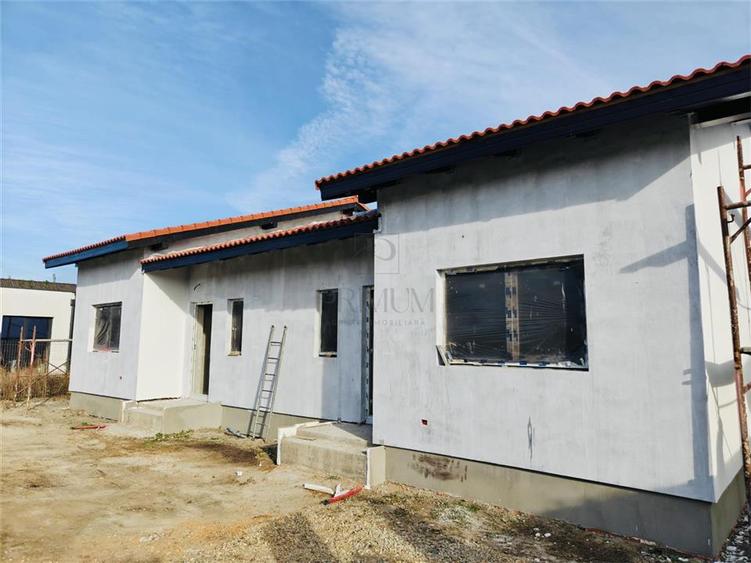Duplex cu 3 camere cu Canalizare în Moșnița Veche