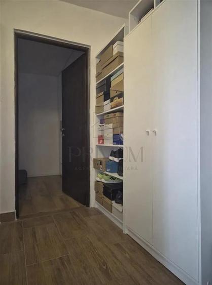 Apartament cu 3 camere decomandat, mobilat în Complex Studențesc