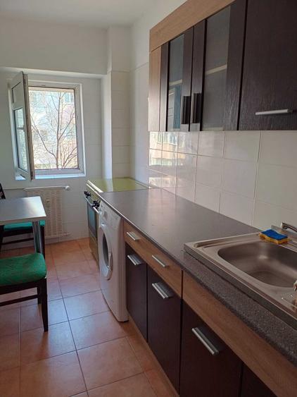 Garsonieră decomandată în Vitan