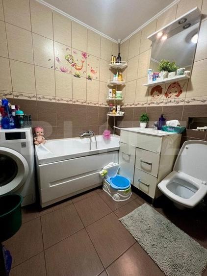 Apartament cu 4 camere decomandat, mobilat în Burdujeni