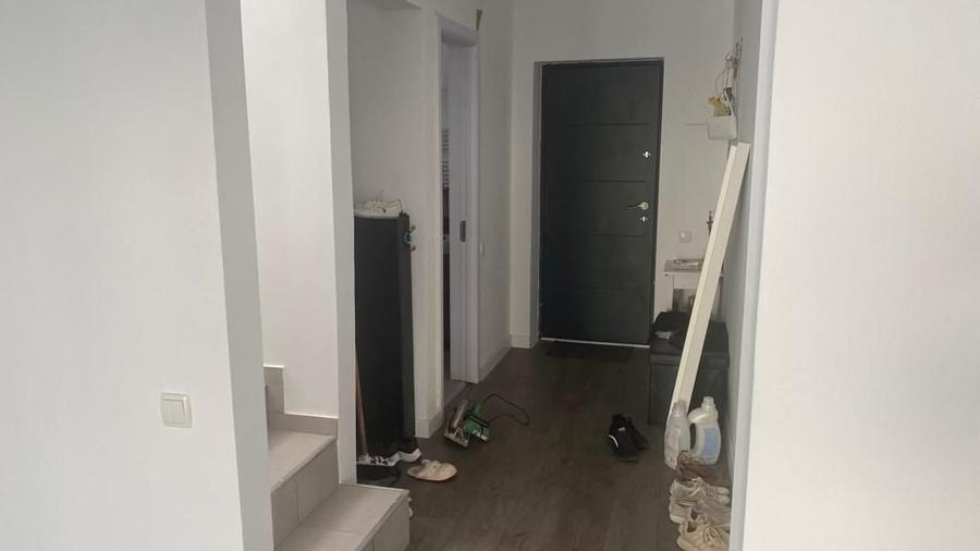 Duplex cu 4 camere cu Canalizare în Nord-Est