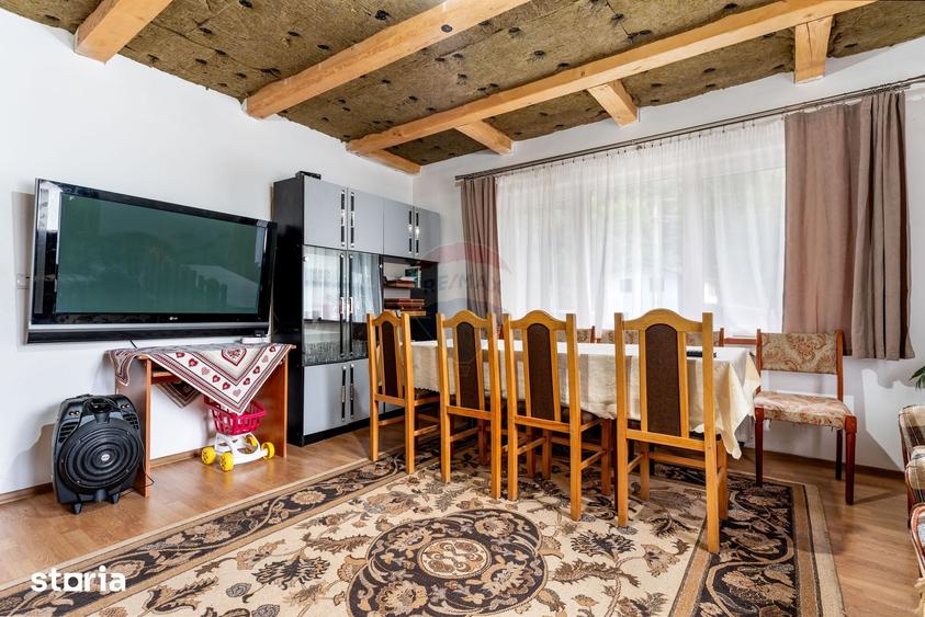 Casă cu 7 camere cu Teren 500 Mp în Măguri