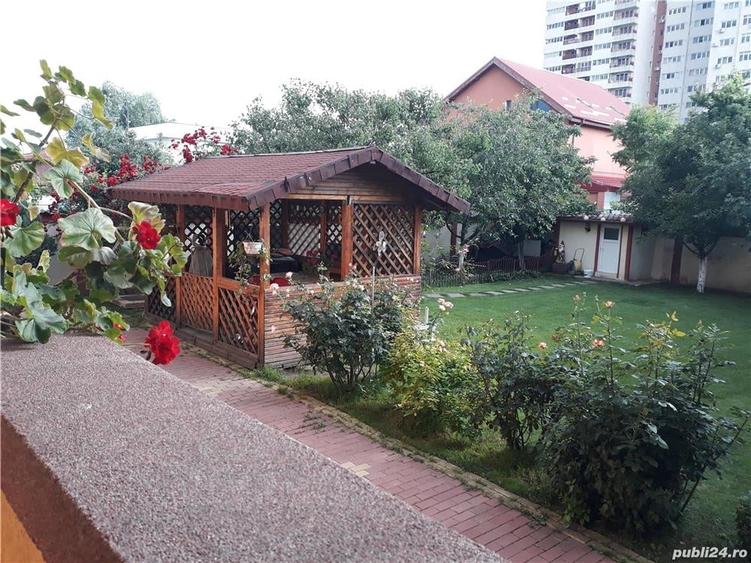 Casă cu 13 camere cu Teren 1000 Mp în Ghencea