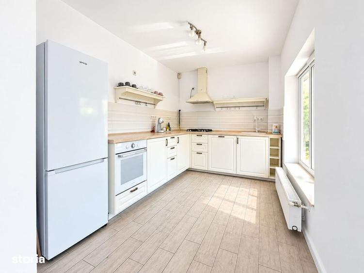 Casă cu 4 camere cu Teren 250 Mp în Central