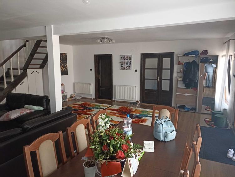 Casă cu 4 camere cu Teren 300 Mp în Central