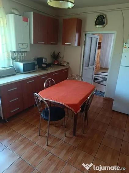 Casă cu 5 camere cu Teren 4925 Mp în Lechința