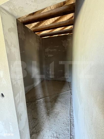 Casă cu 4 camere cu Teren 1000 Mp în Teaca