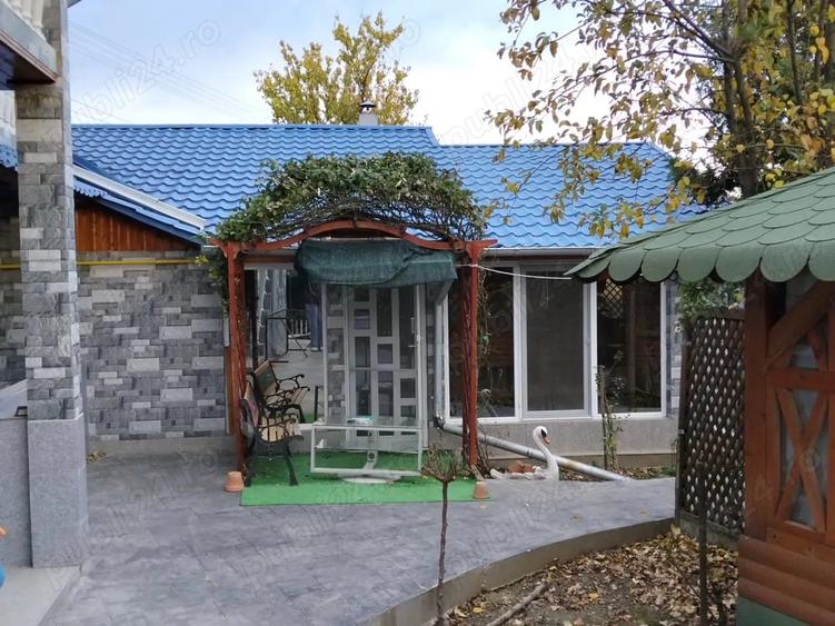 Casă cu 5 camere cu Teren 1000 Mp în Galbeni (Filipești)
