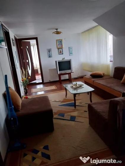 Vila 7 camere, 200 mp, zona Maneciu Pamanteni - 9