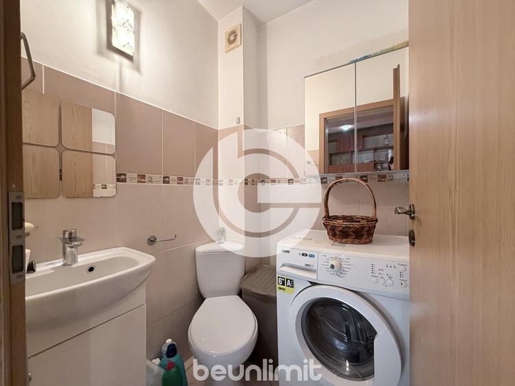Apartament cu 3 camere decomandat, mobilat în Central