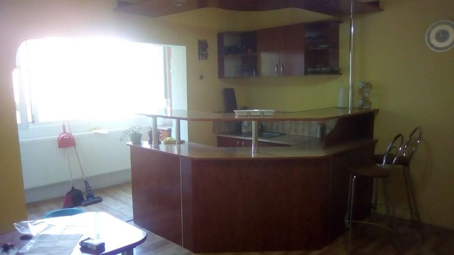 Apartament cu 2 camere decomandat în Rovine