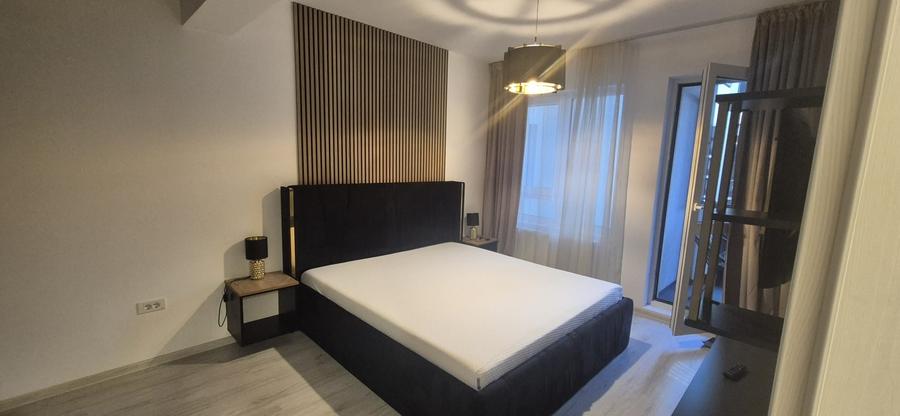 Apartament cu 2 camere decomandat în Apărătorii Patriei