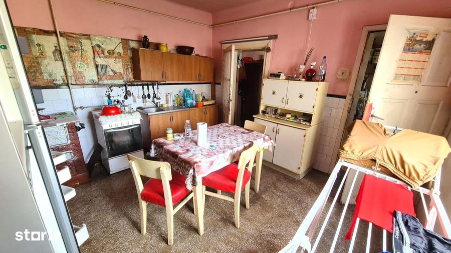 Casă cu 2 camere cu Teren 884 Mp în Pârneava