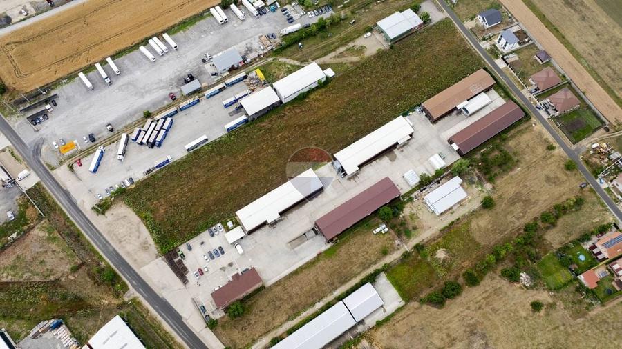 Teren Construcții intravilan de 11005 mp, în Sântion