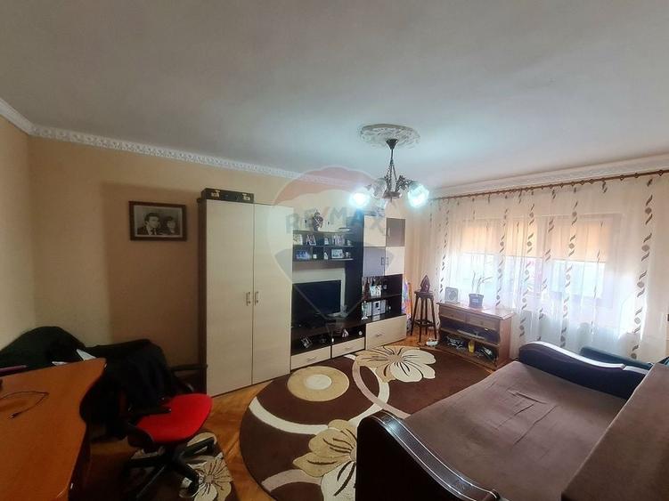 Apartament cu 2 camere decomandat în Est