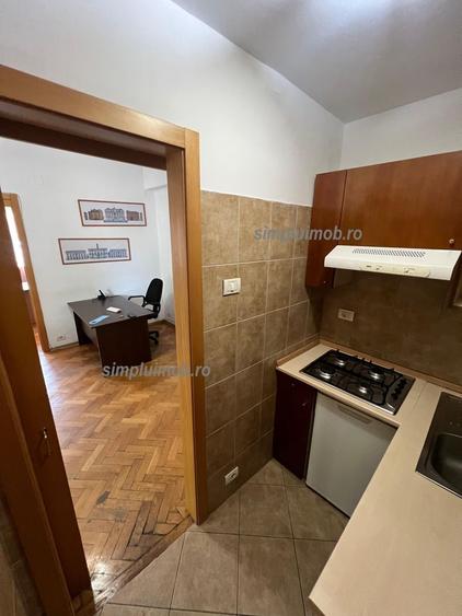 Apartament cu 2 camere semidecomandat, mobilat în Armeneasca