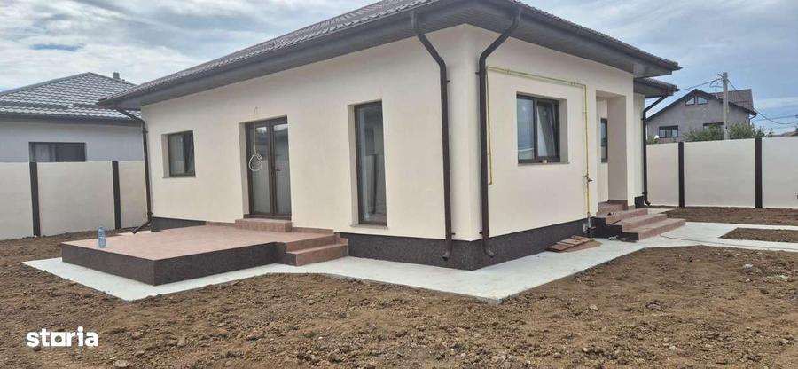 Casă cu 4 camere în Clinceni