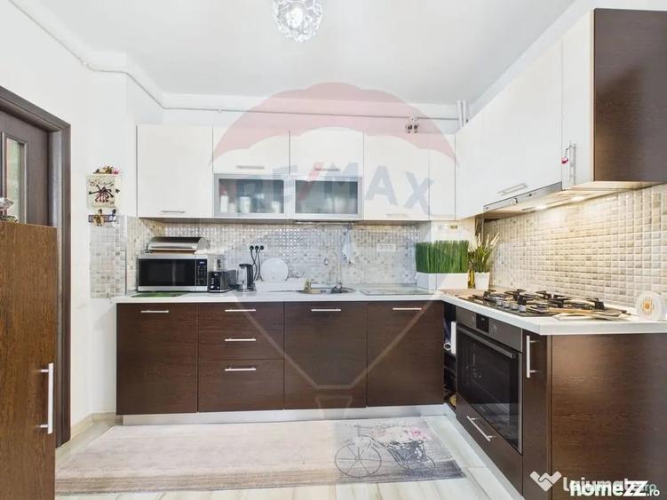 Apartament cu 3 camere decomandat în Doamna Ghica