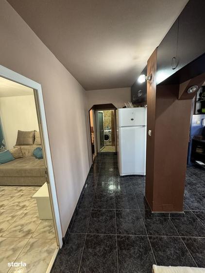 Apartament cu 4 camere decomandat în Micro 16