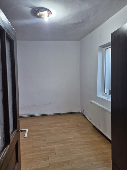 Casă cu 3 camere în Central