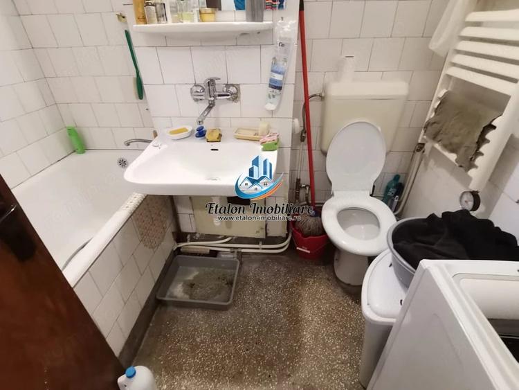 Apartament cu 4 camere semidecomandat în Nord