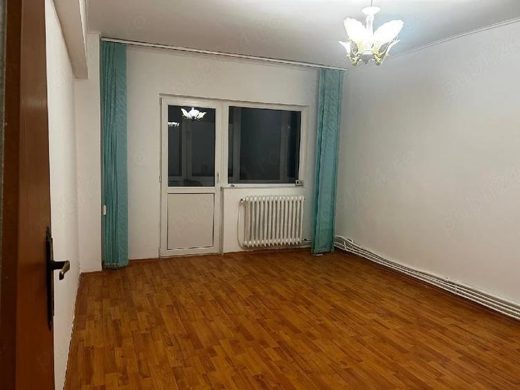 Apartament cu 4 camere decomandat în Ultracentral
