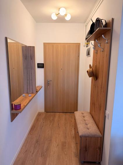 Apartament cu 2 camere semidecomandat, mobilat în 13 Septembrie