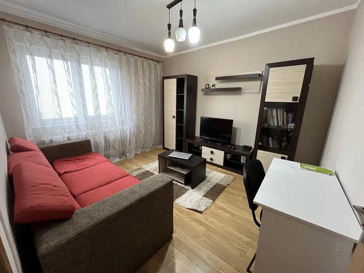Apartament cu 2 camere decomandat, mobilat în Mircea cel Bătrân