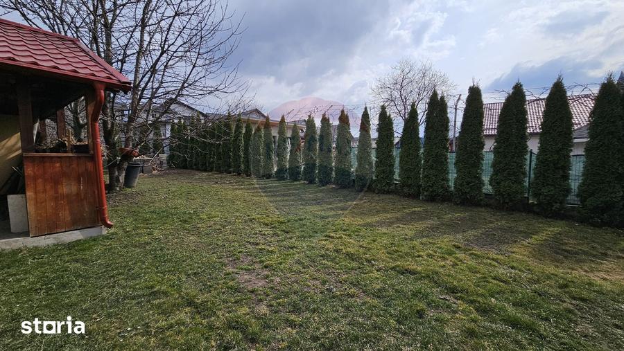 Casă cu 6 camere cu Teren 1000 Mp în Șcheia