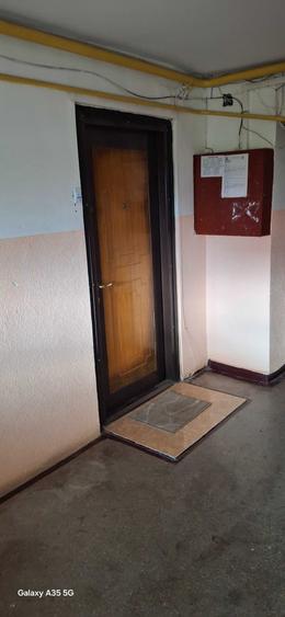 Apartament cu 2 camere semidecomandat în Exterior Vest