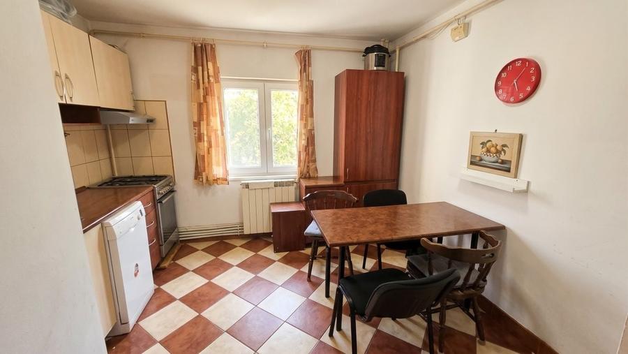 Apartament cu 2 camere decomandat în Vest